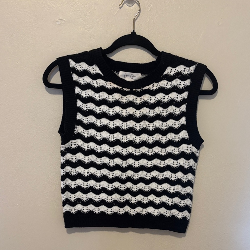 Jessica Simpson Black and White Chevron Blouse